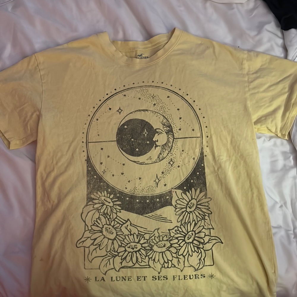 Hollister Oversized Yellow Graphic T-Shirt